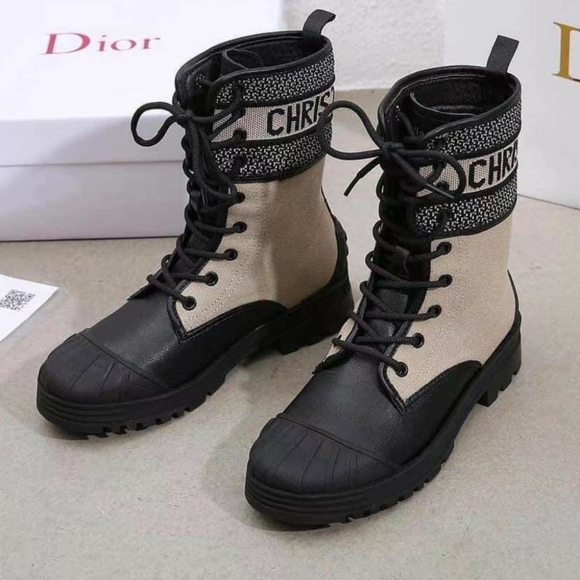 Stylish boots for Fall or Spring - Picture 4 of 8